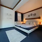 Vendégház Fruehstueckspension-appartementhaus Wasserer 4*