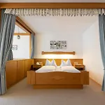 Vendégház Fruehstueckspension-appartementhaus Wasserer 4*