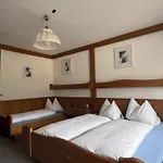 Vendégház Fruehstueckspension-appartementhaus Wasserer 4*