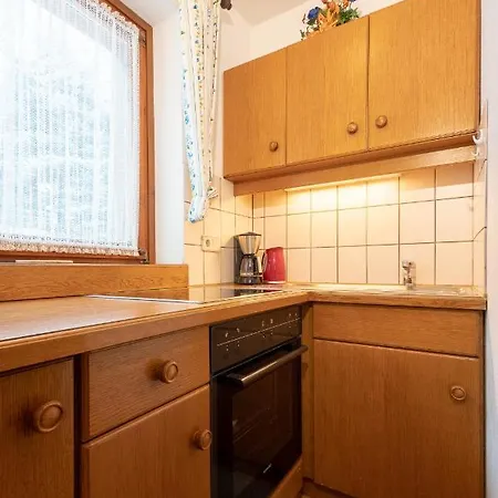 Konukevi Fruehstueckspension-appartementhaus Wasserer Bad Kleinkirchheim