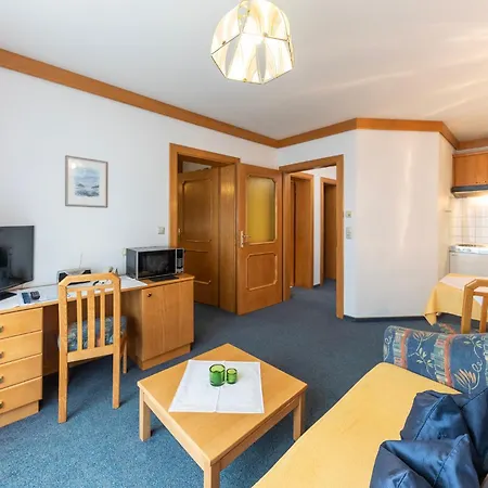 Konukevi Fruehstueckspension-appartementhaus Wasserer Bad Kleinkirchheim