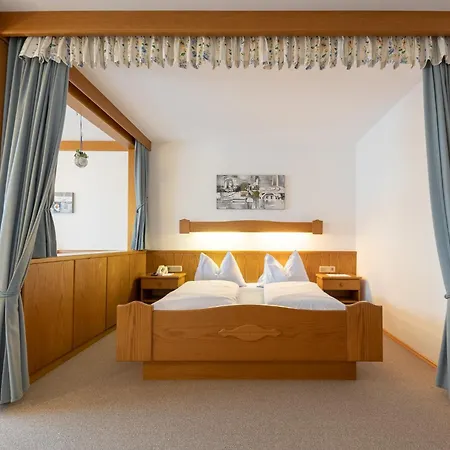 게스트하우스 Fruehstueckspension-appartementhaus Wasserer 4*