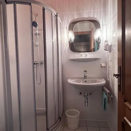 Fruehstueckspension-appartementhaus Wasserer Konukevi 4*