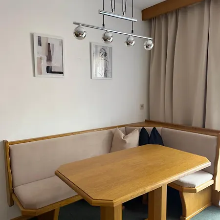 瓦索洛住宿加早餐公寓酒店 4* 巴德小基希海姆